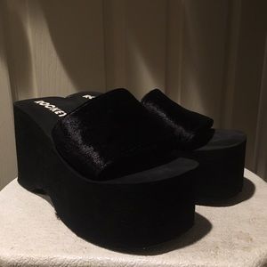 Rocket dog platforms